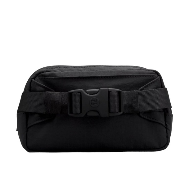 NWT Lululemon mini belt bag - Picture 2 of 4